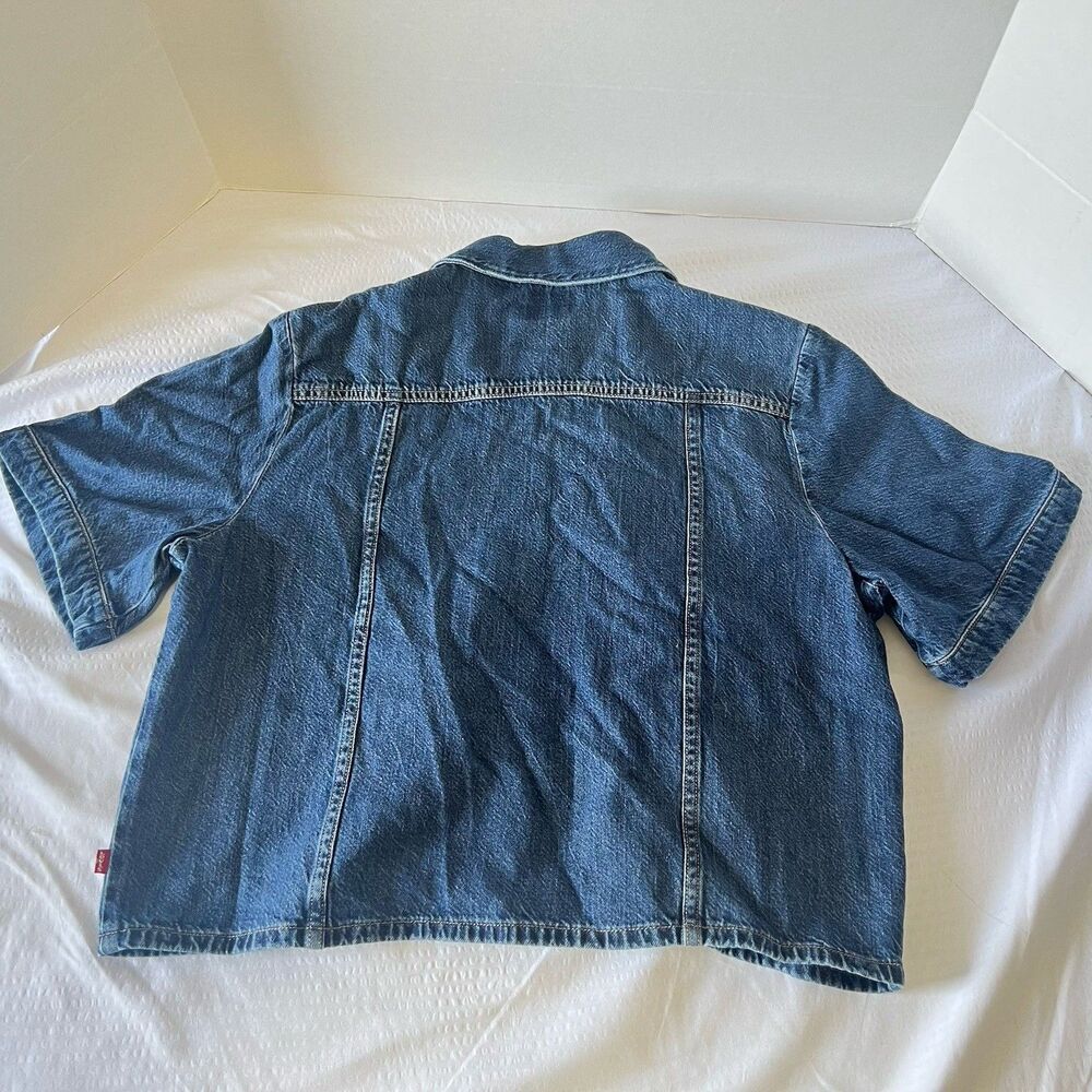 Levi's Women's Medium Wash Camp Shirt Short Sleeve Snaps - Picture 7 of 7